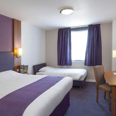 Premier Inn グリムズビー エクステリア 写真