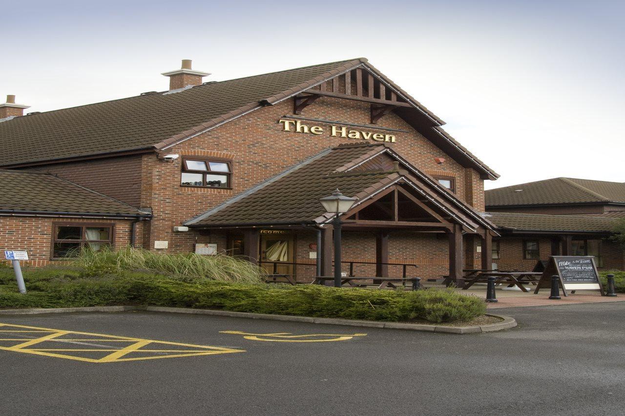 Premier Inn グリムズビー エクステリア 写真