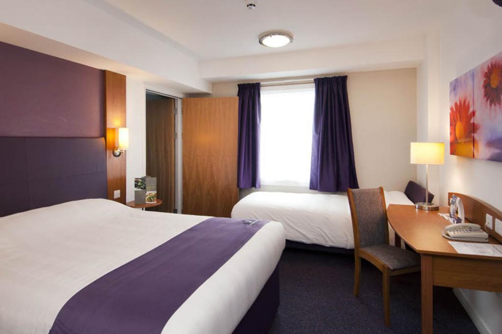 Premier Inn グリムズビー エクステリア 写真