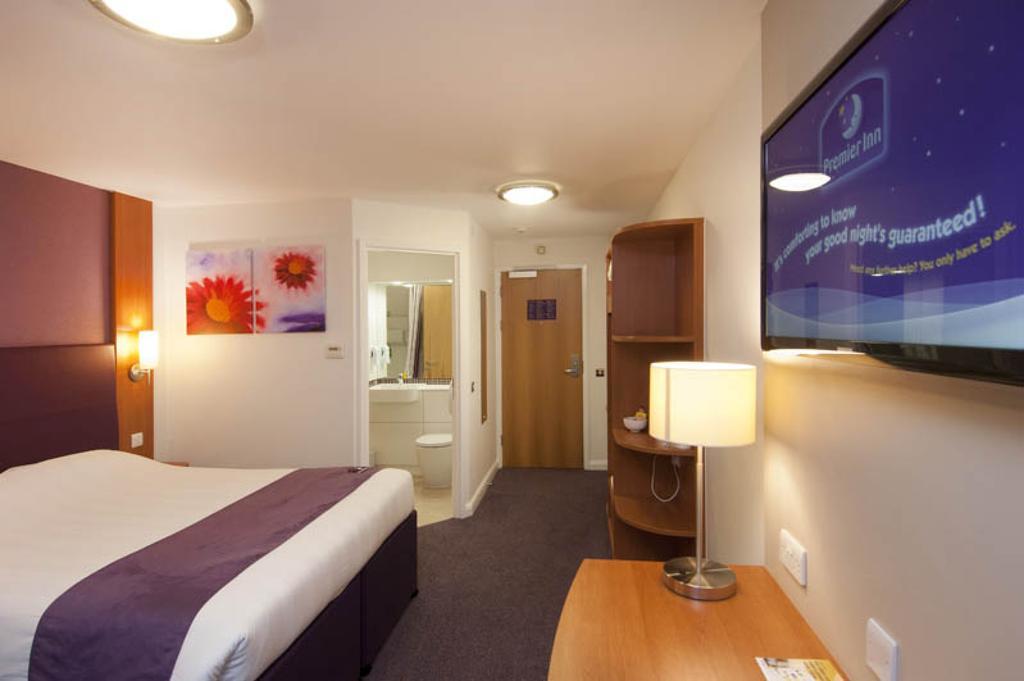 Premier Inn グリムズビー エクステリア 写真