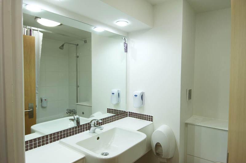Premier Inn グリムズビー エクステリア 写真