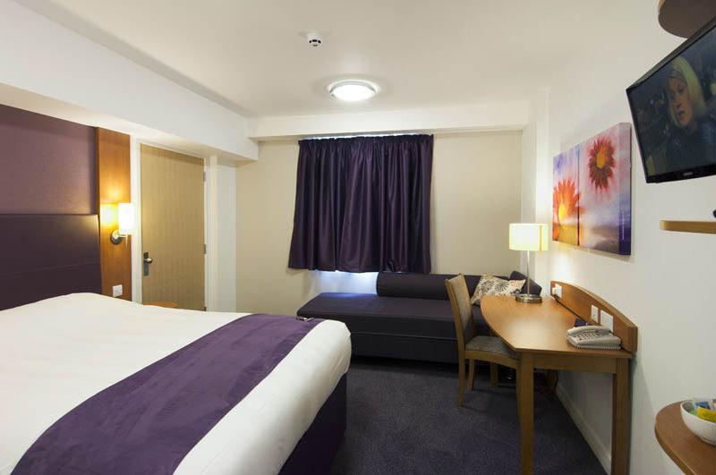 Premier Inn グリムズビー エクステリア 写真